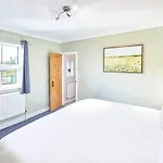 Host & - Holmedene * Filey